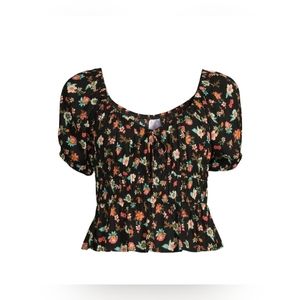 No Bounderies Junior's Peasant Top with Puff Sleeves.